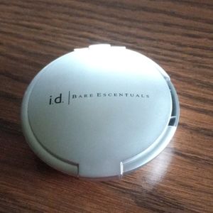 Bare Escentuals refillable travel compact